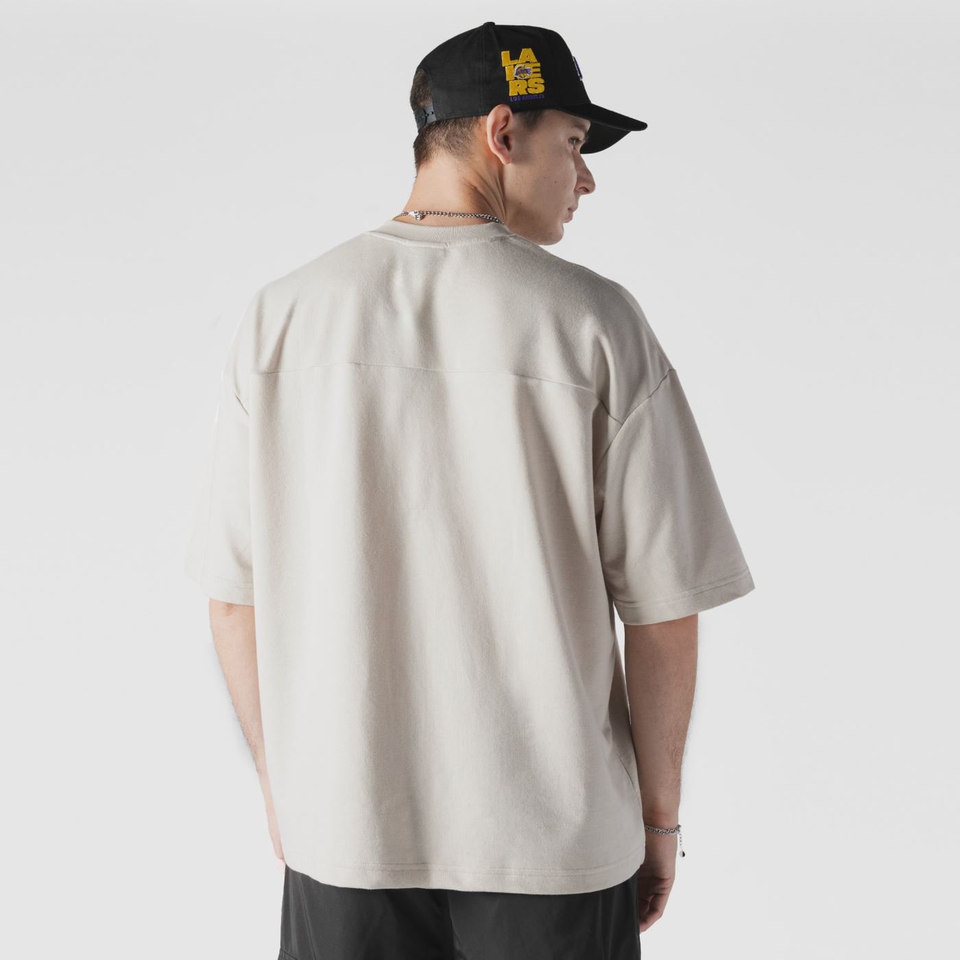 Camiseta New Era Oversize Los Angeles Lakers NBA Bege Bege 5