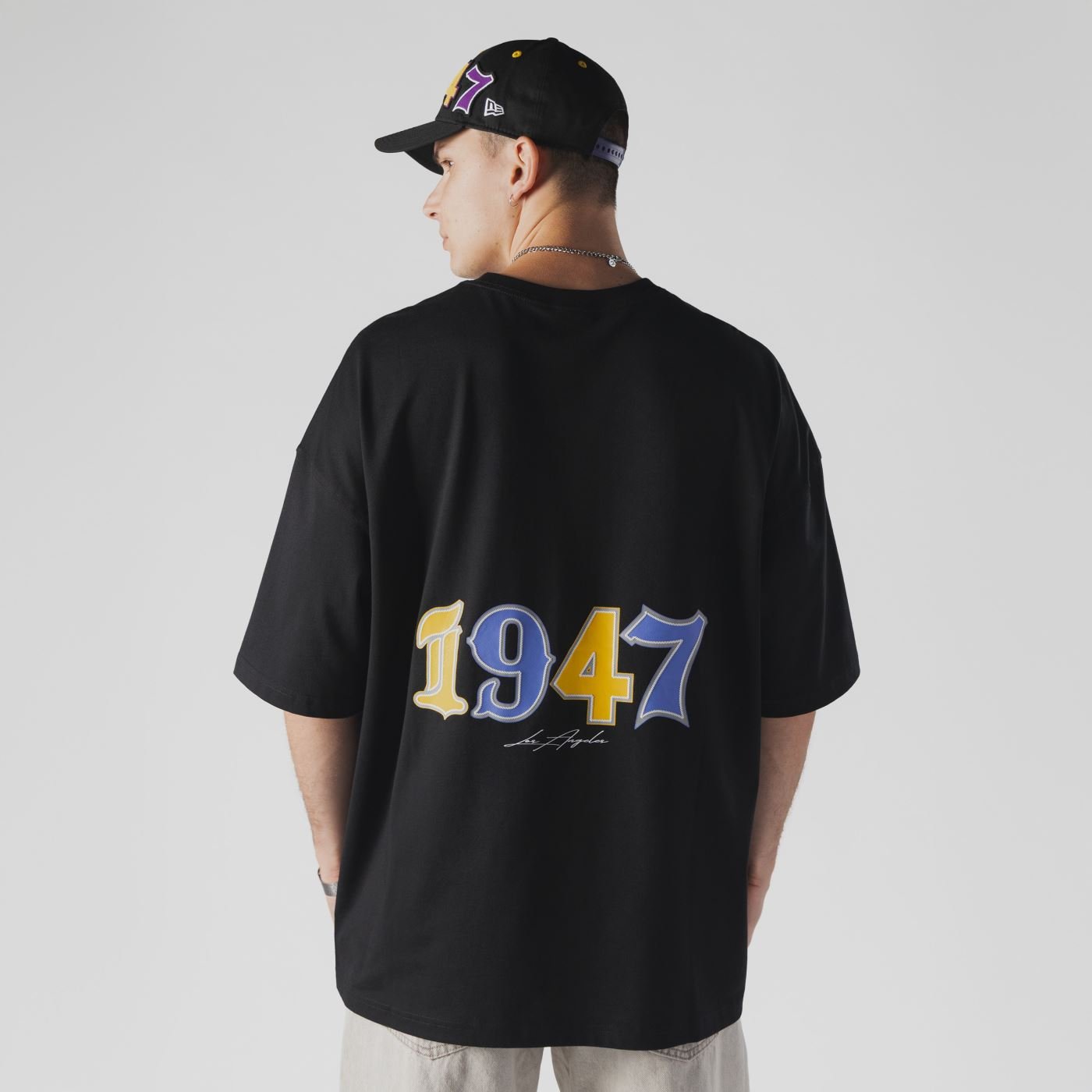 Camiseta New Era Oversize Los Angeles Lakers NBA Preto Preto 4