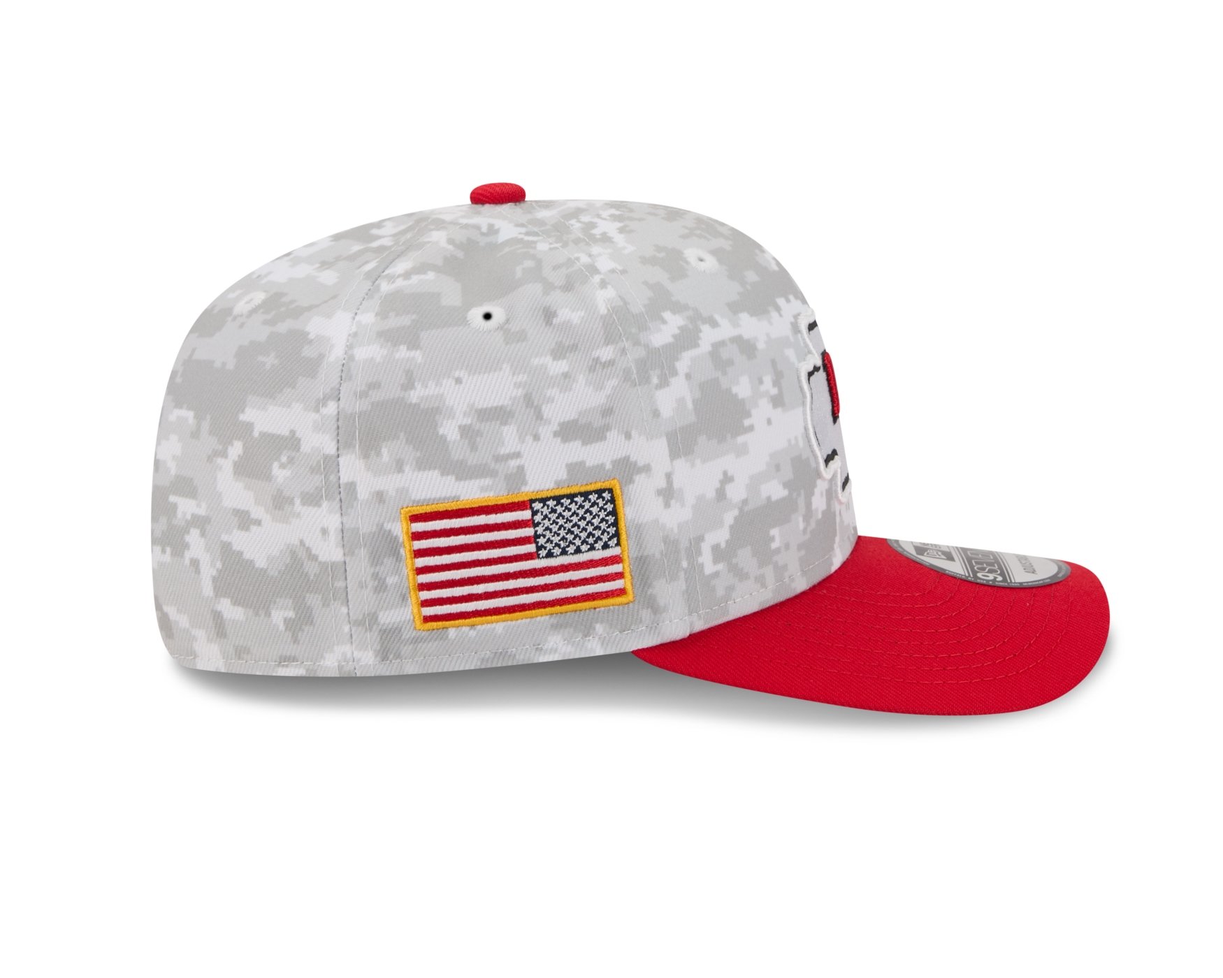 Bone New Era 9SEVENTY Kansas City Chiefs NFL Salute Service 2025 Militar Cinza/Vermelho 6