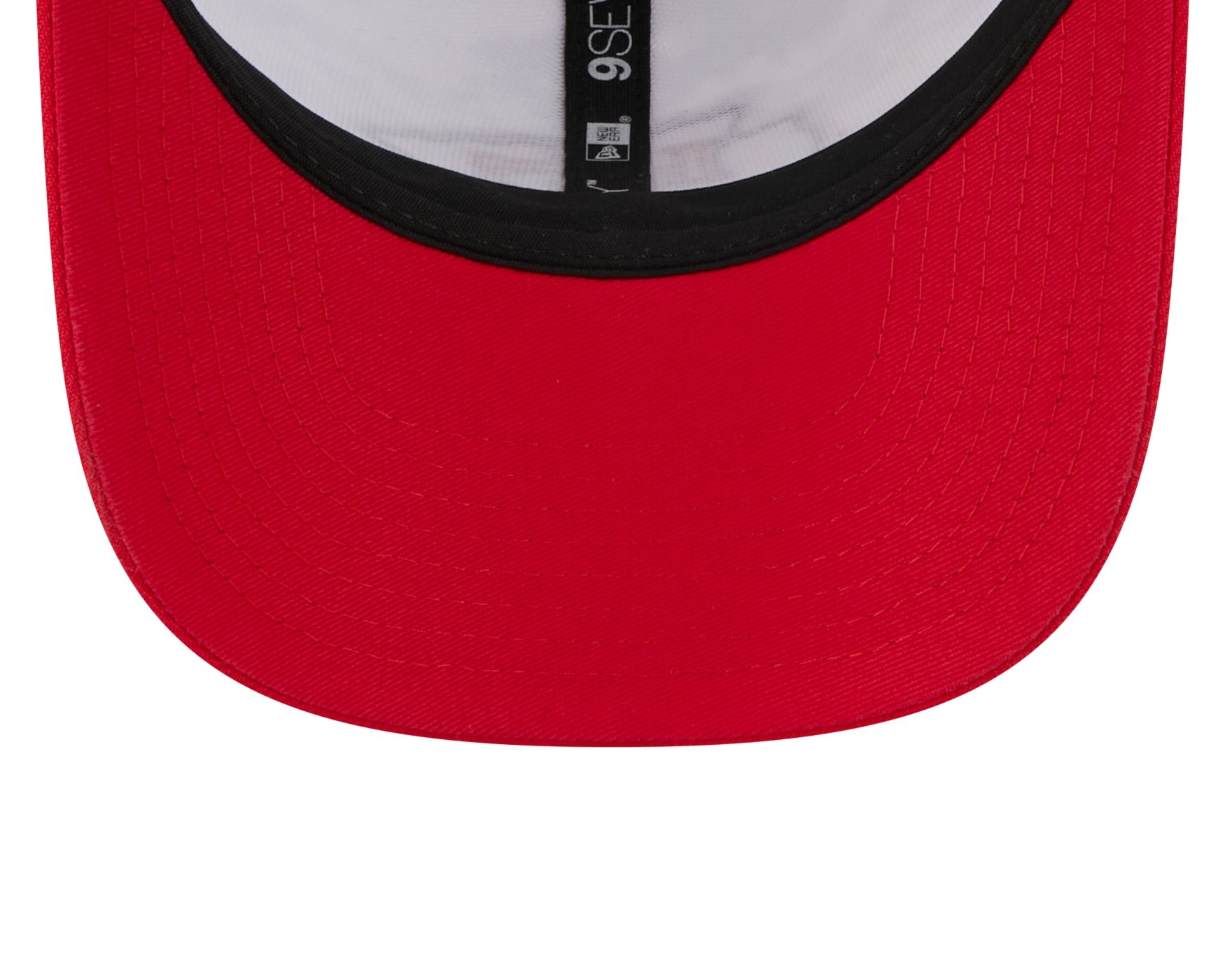 Bone New Era 9SEVENTY Kansas City Chiefs NFL Salute Service 2025 Militar Cinza/Vermelho 7