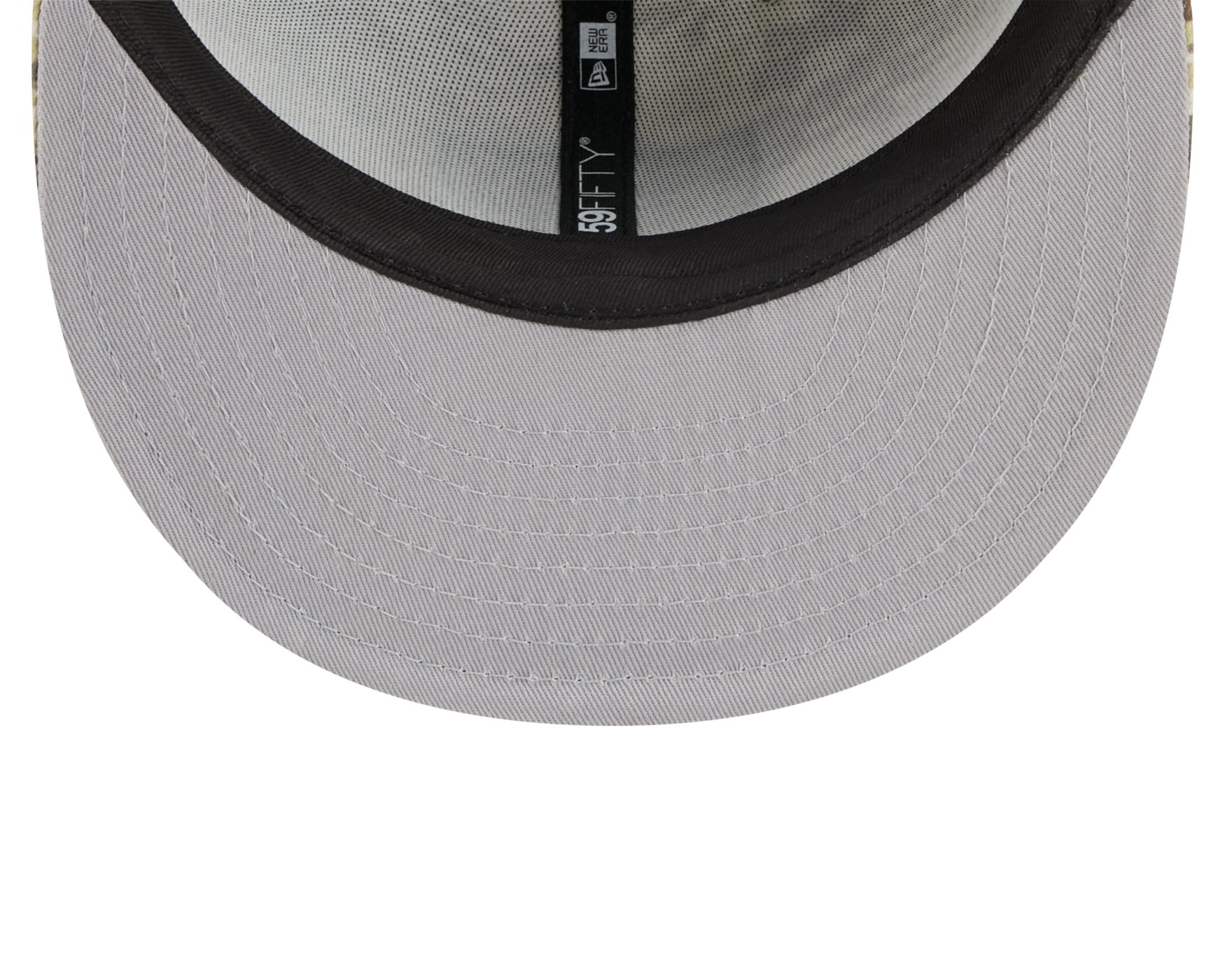 Bone New Era 59FIFTY Las Vegas Raiders NFL Salute Service 2025 Militar Verde 7