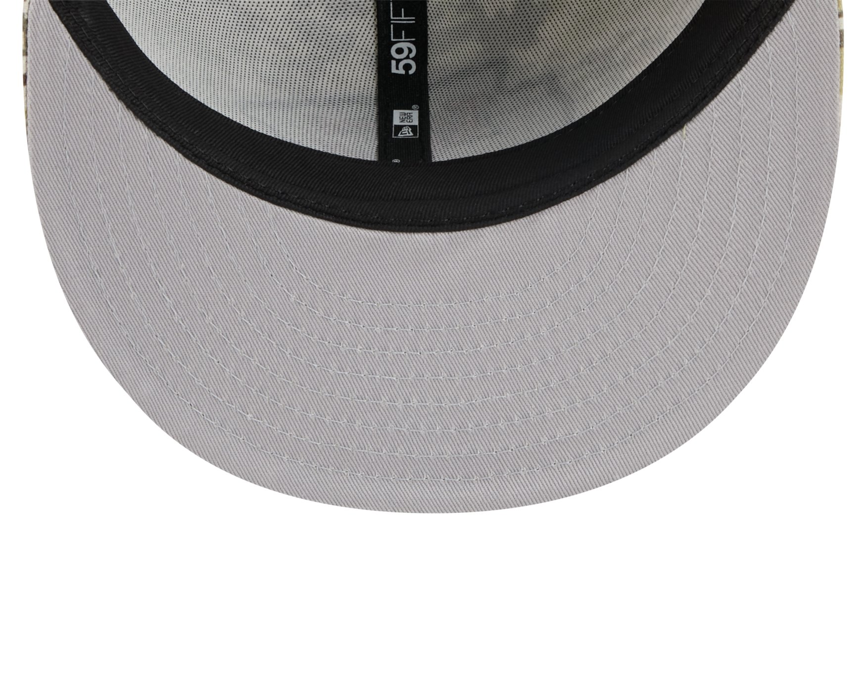 Bone New Era 59FIFTY Kansas City Chiefs NFL Salute Service 2025 Militar Verde 7