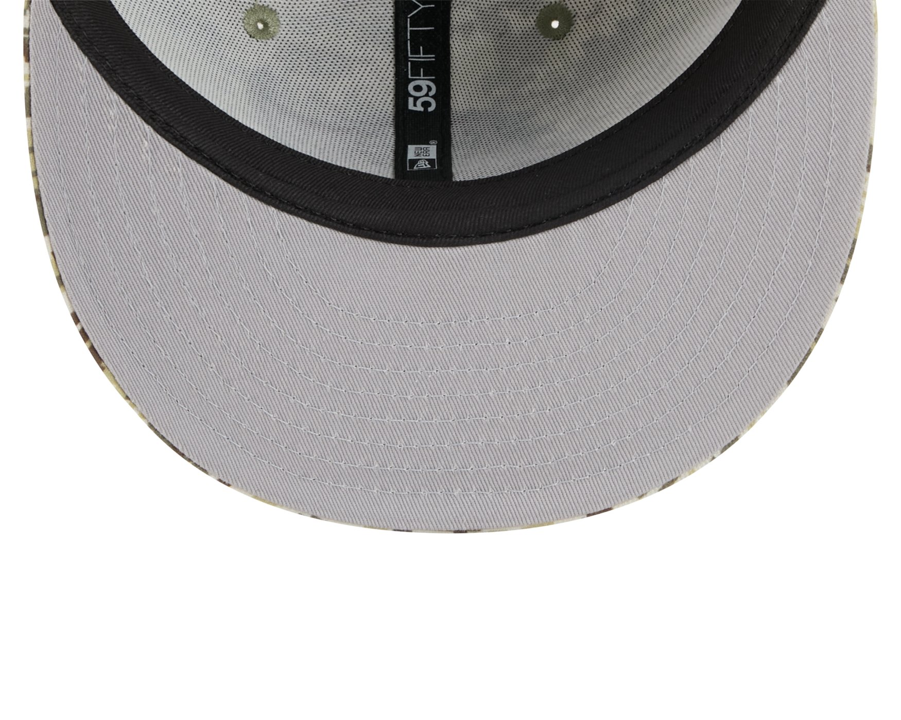 Bone New Era 59FIFTY Tampa Bay Buccaneers NFL Salute Service 2025 Militar Verde 7