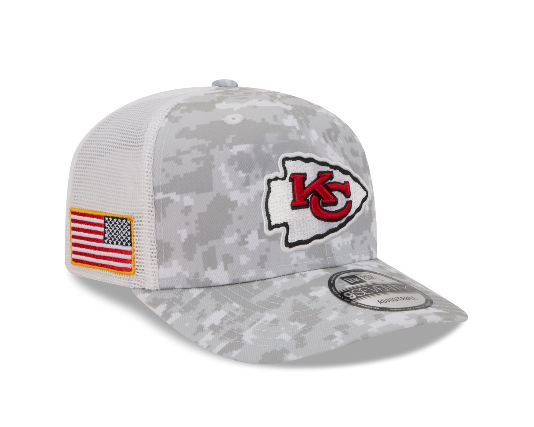 Bone New Era 9SEVENTY Kansas City Chiefs NFL Salute Service 2025 Vermelho Cinza 3