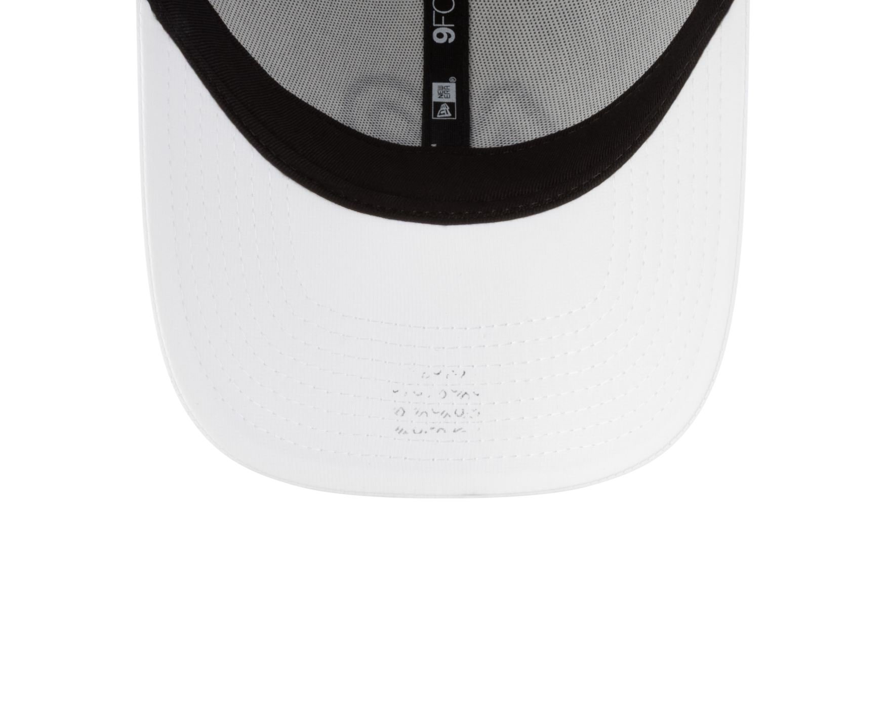 Bone New Era 9FORTY AO26 Branded Core Performance Aba Curva Branco Branco 6