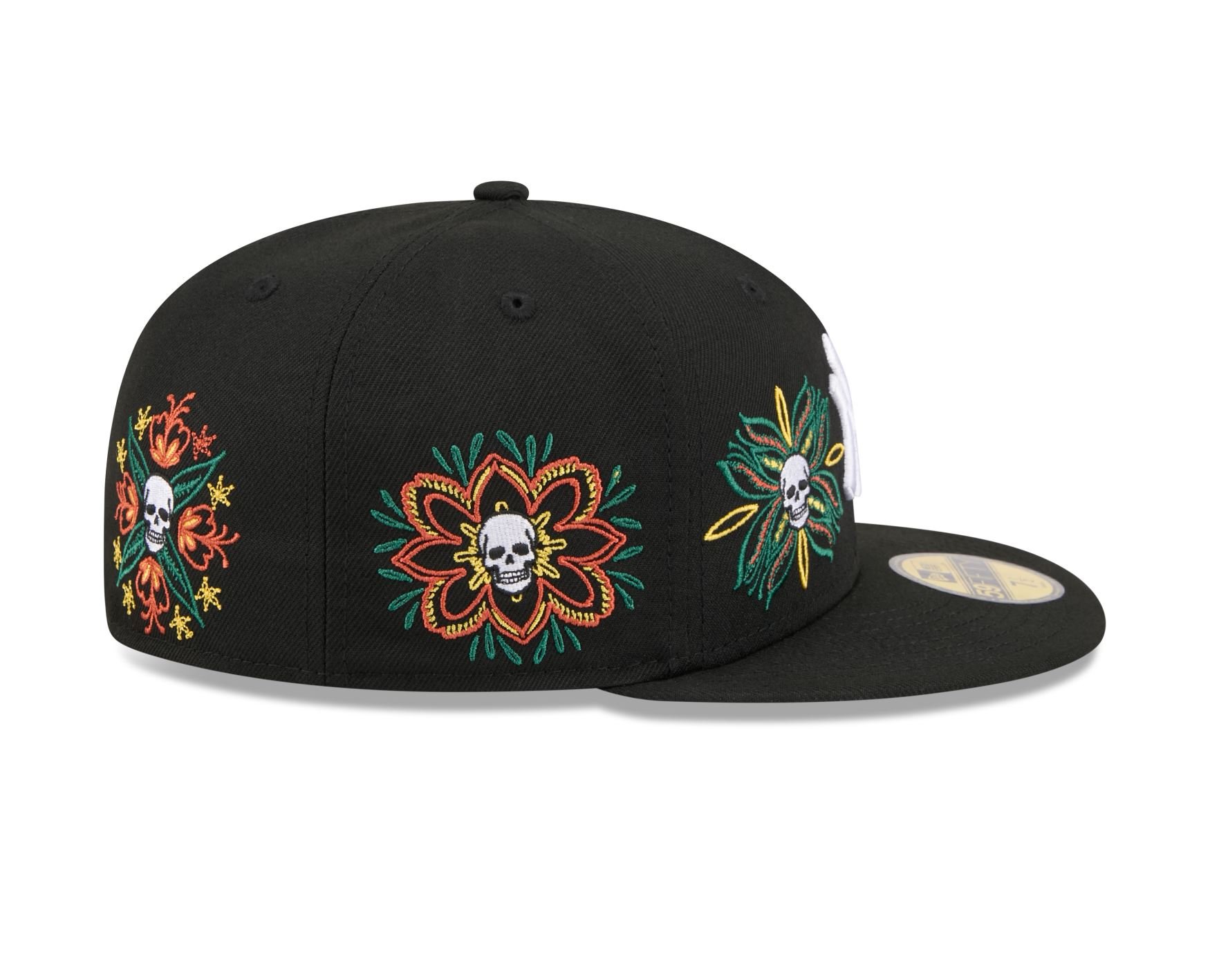 Bone New Era 59FIFTY New York Yankees MLB Skull & Roses Preto Preto 4