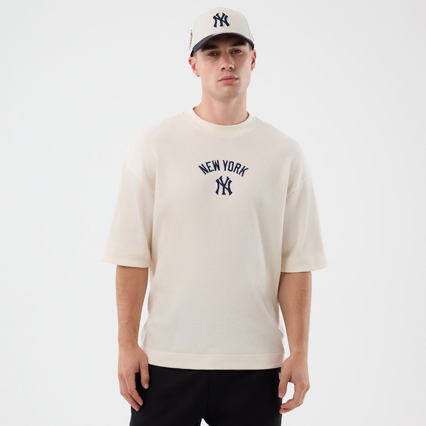 Camiseta New Era Regular  New York Yankees Off White