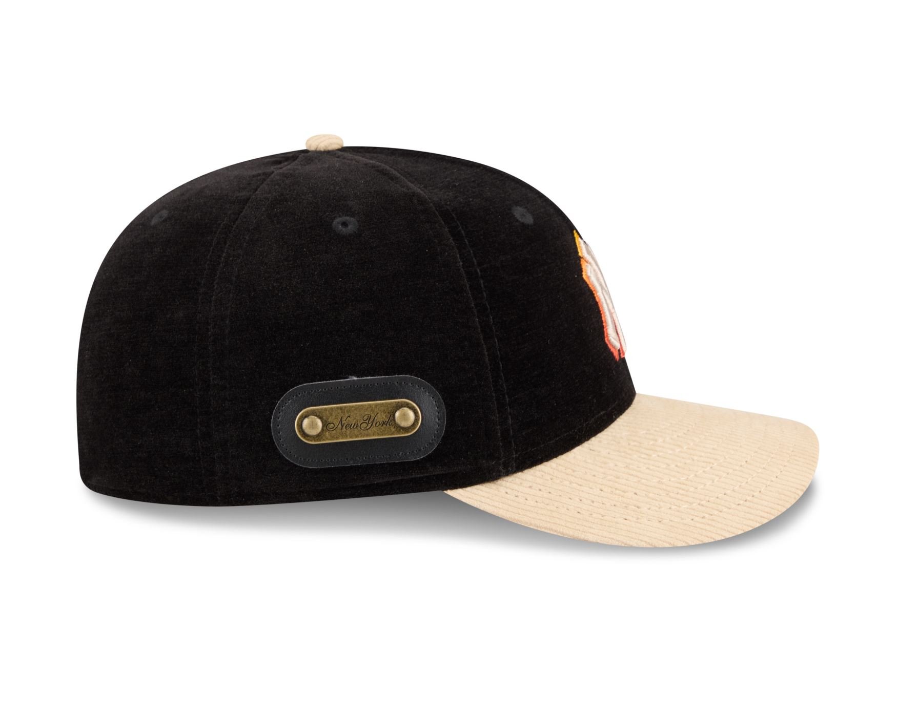 Bone New Era 59FIFTY LOW PROFILE New York Yankees MLB Preto Preto 4