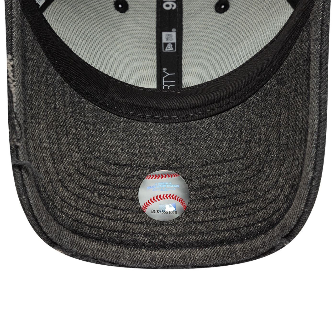 Bone New Era MLB 9FORTY New York Yankees Preto Preto 5