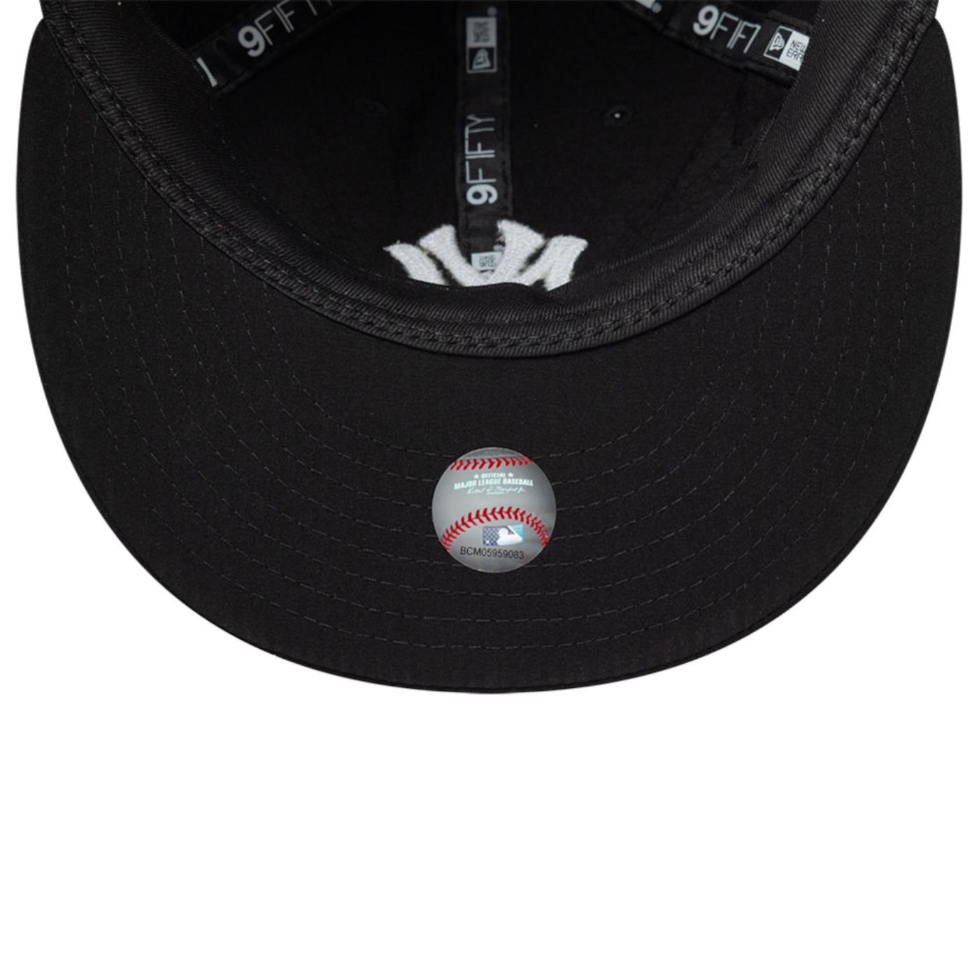 Bone New Era 9FIFTY RETRO CROWN ST New York Yankees MLB Preto 7