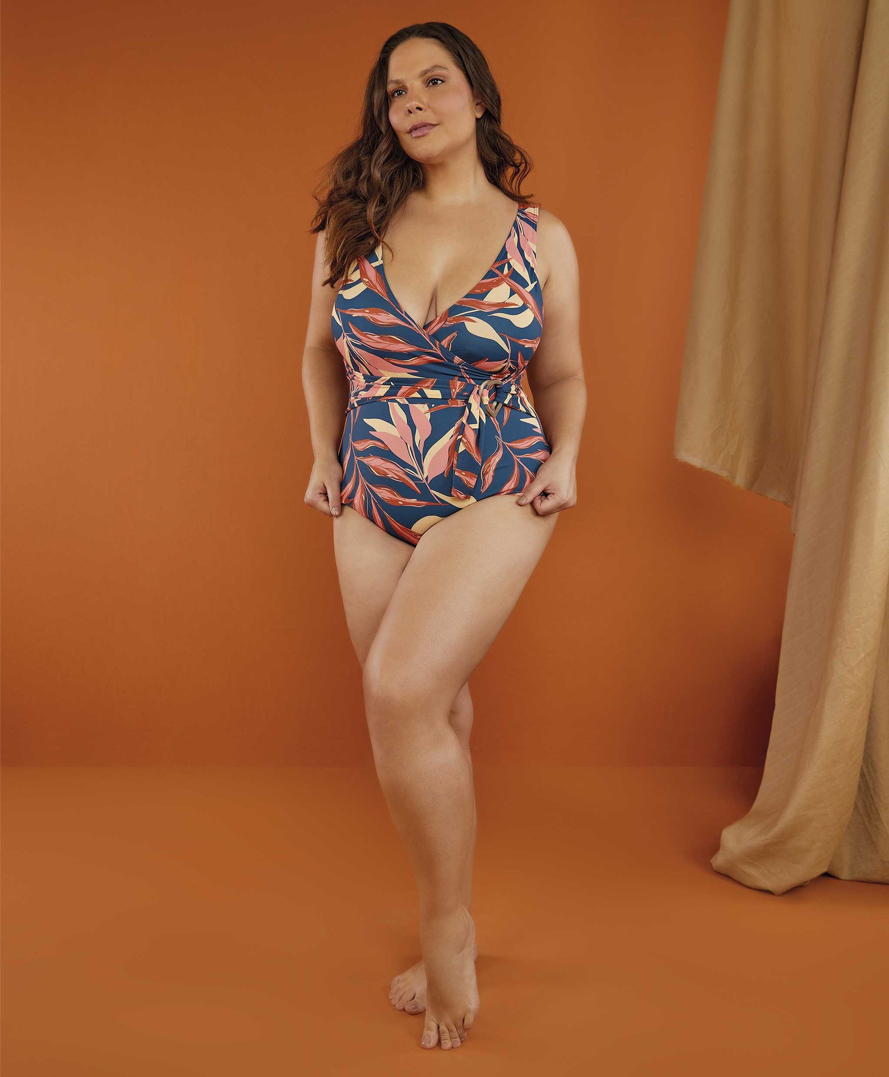 Maiô Com Cinto e Fivela