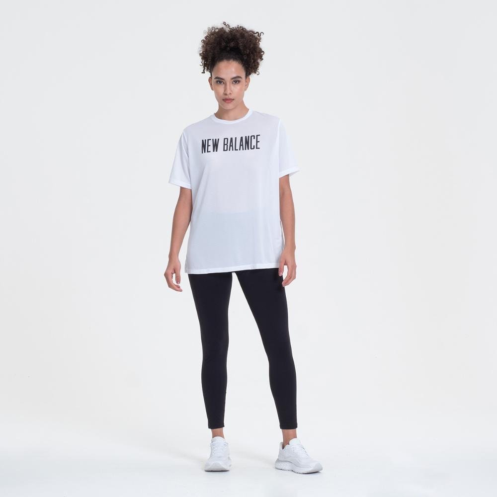 Camiseta New Balance Relentless Feminino em Promoção