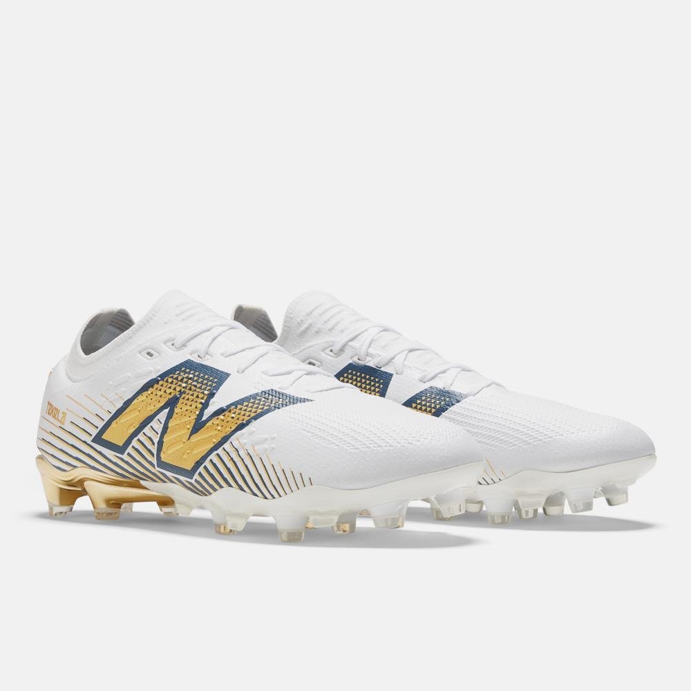 Chuteira Campo New Balance Tekela Pro Low Fg V4+ Unisex Branco 4
