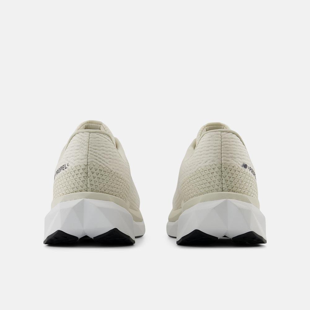 Tênis New Balance Fuelcell Propel V5 Masculino Bege 5