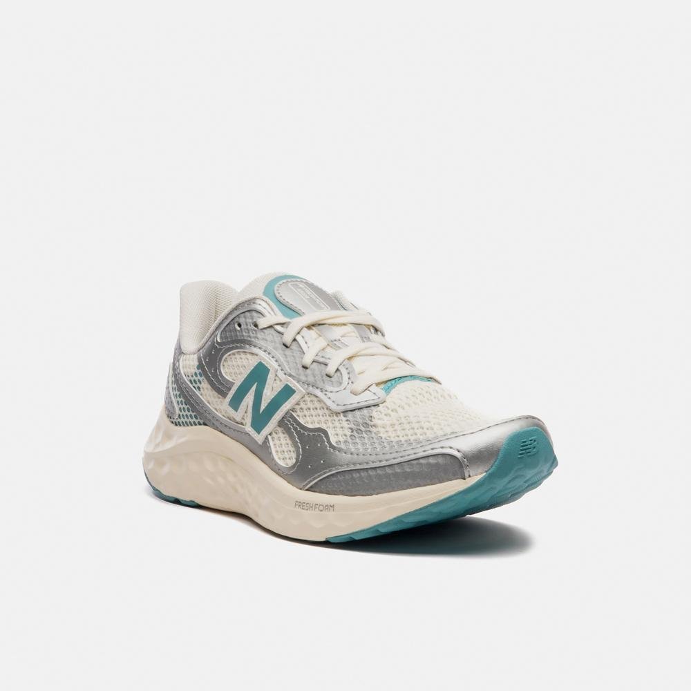 Tênis New Balance Fresh Foam Arishiv4 Feminino Branco/Prata 4