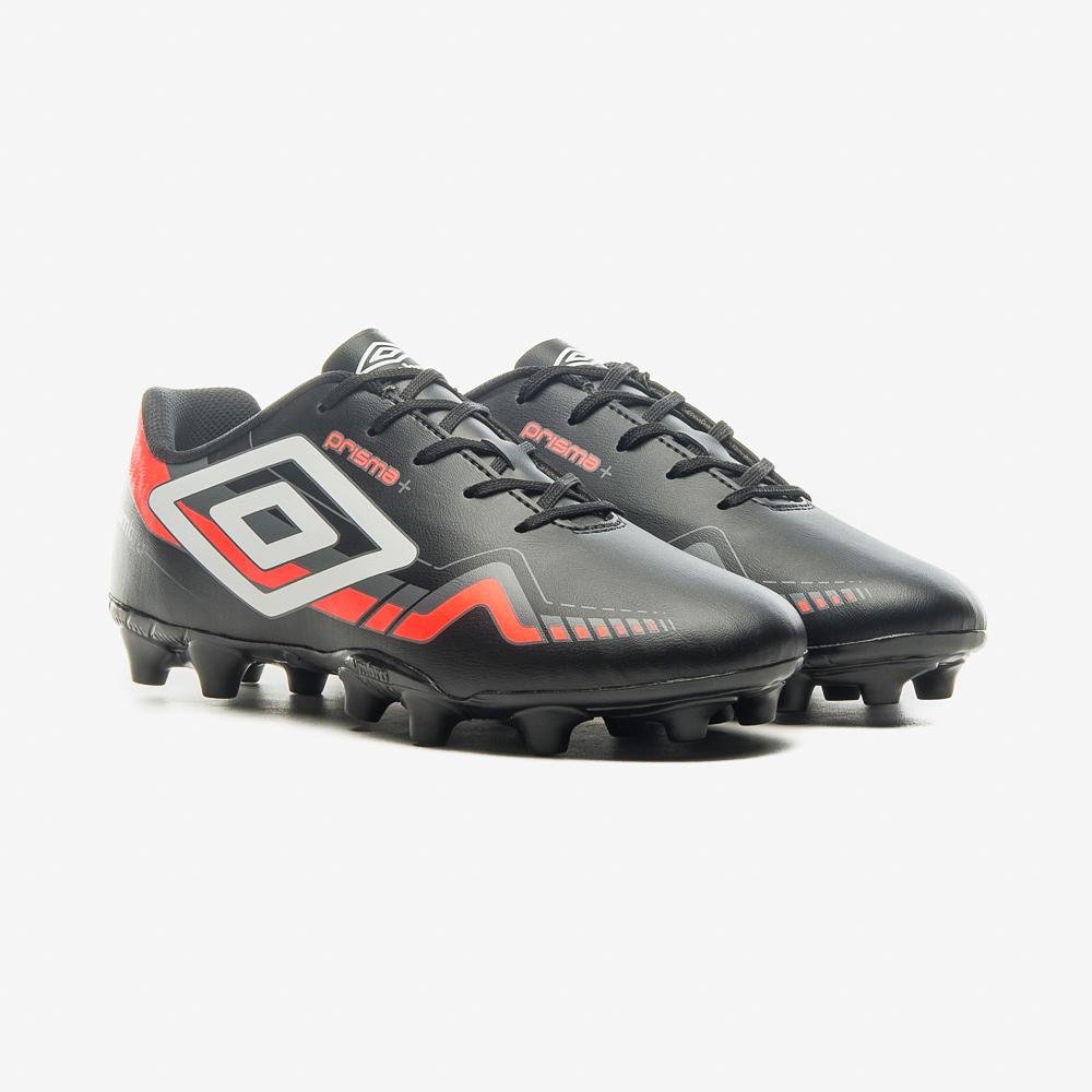 Chuteira Campo Umbro Prisma+ Preto 3