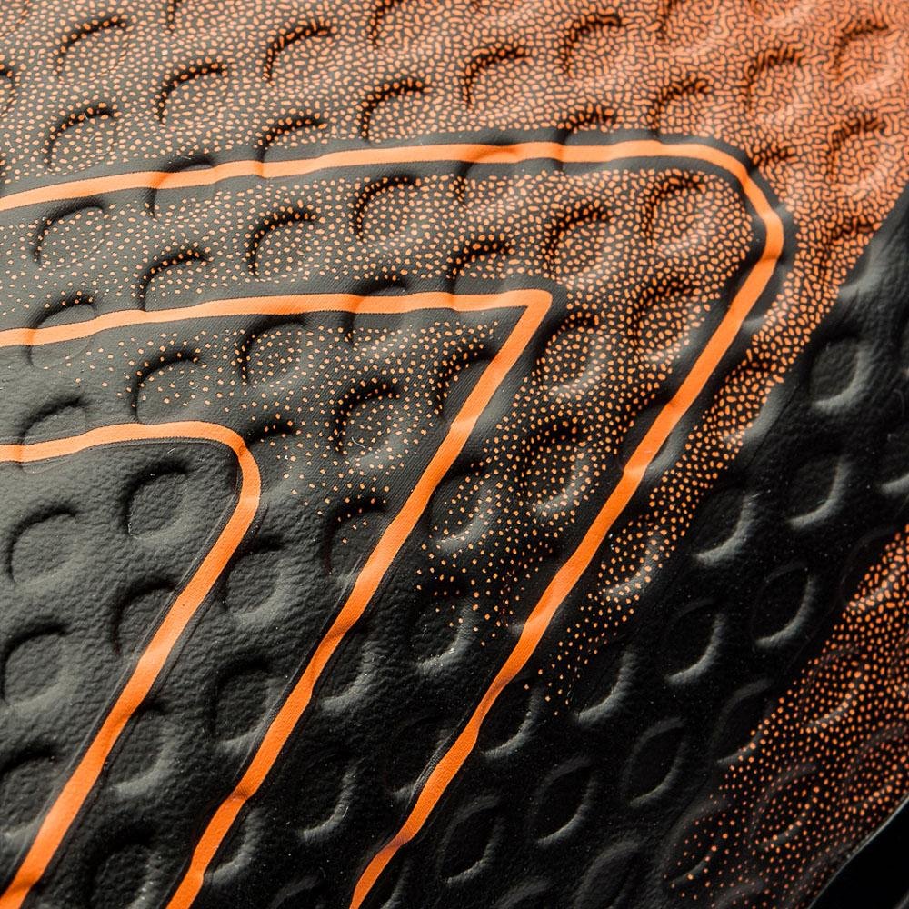 Chuteira Campo Umbro Warskin Preto 8