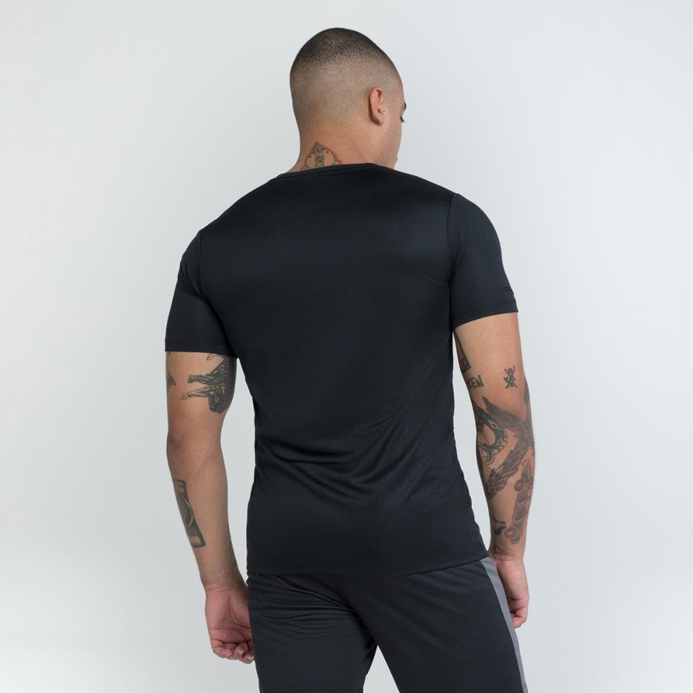 Camisa Masculina Umbro Essential Preto 2