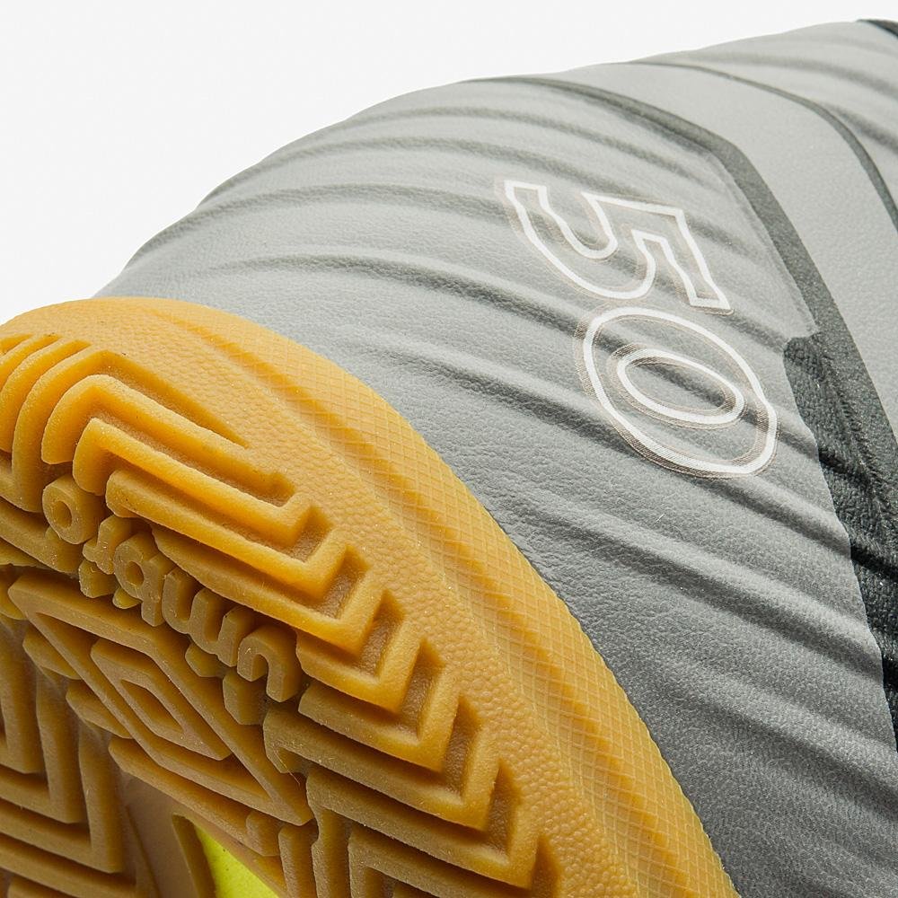 Chuteira Futsal Umbro Fifty V Cinza 8