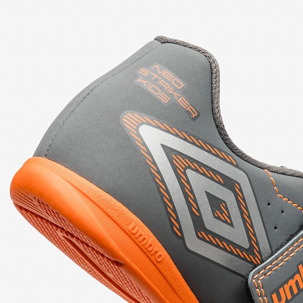 Chuteira Futsal Umbro Neo Striker Kids Cinza 7