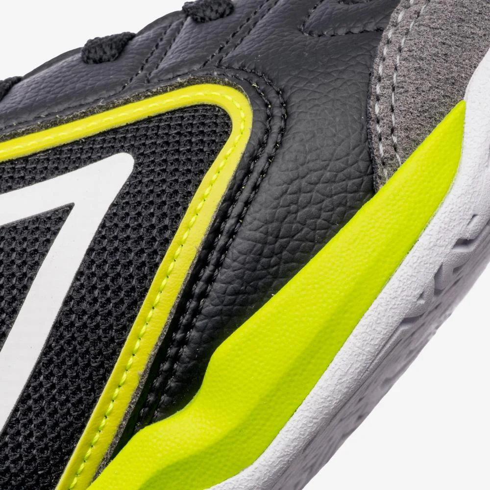 Chuteira Futsal Umbro Pro Challenge Uptake Preto/Branco/Amarelo 7