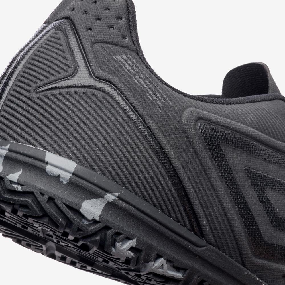 Chuteira Futsal Umbro Attak Iii Preto/Cinza 7