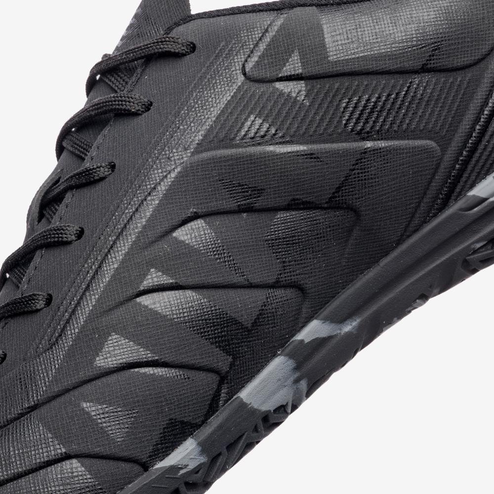 Chuteira Futsal Umbro Attak Iii Preto/Cinza 8