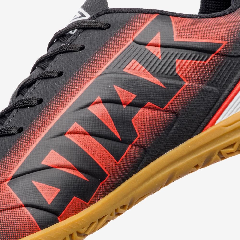 Chuteira Futsal Umbro Attak Iii Preto/Branco/Vermelho 8