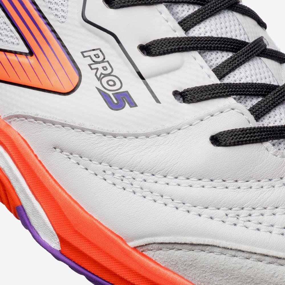 Chuteira Futsal Umbro Pro 5 Stable Branco/Laranja/Roxo 7