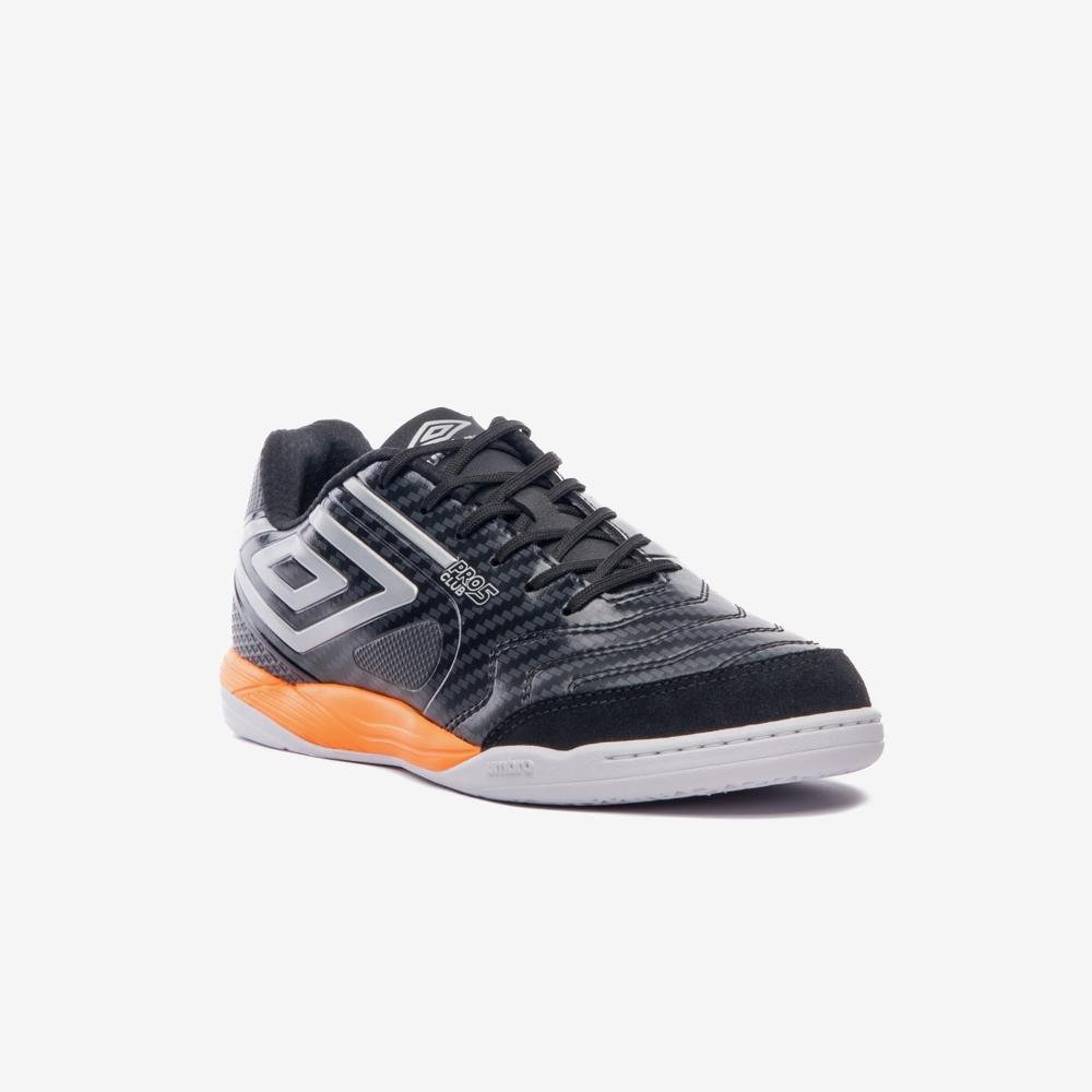 Chuteira Futsal Umbro Pro 5 Bump Club Preto/Cinza/Laranja 3