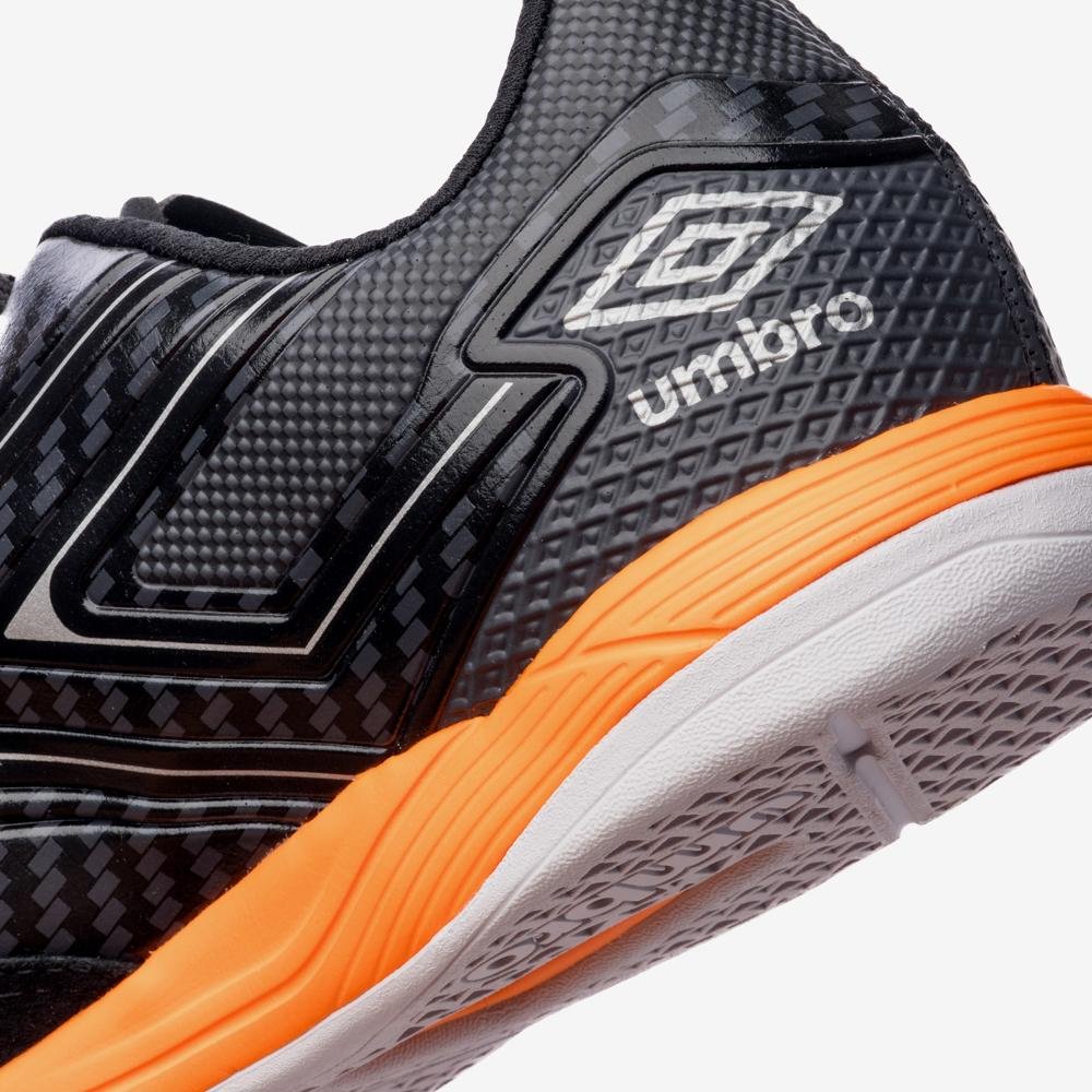 Chuteira Futsal Umbro Pro 5 Bump Club Preto/Cinza/Laranja 8