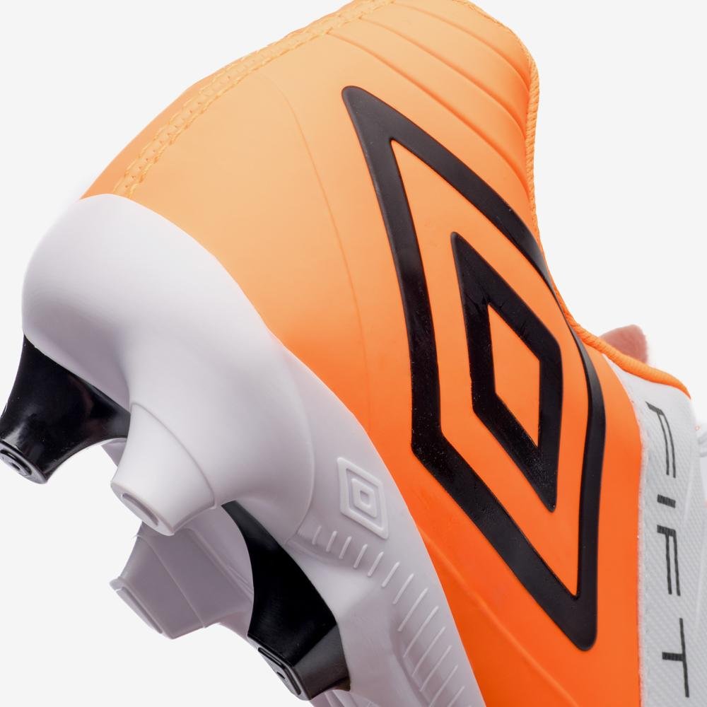 Chuteira Campo Umbro Fifty Vi Branco/Laranja 7