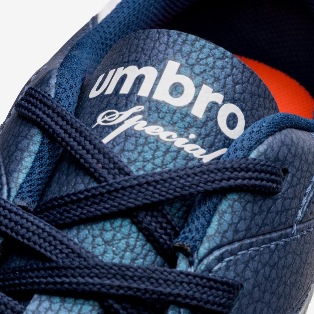 Chuteira Campo Umbro Speciali Classic Azul/Prata 9