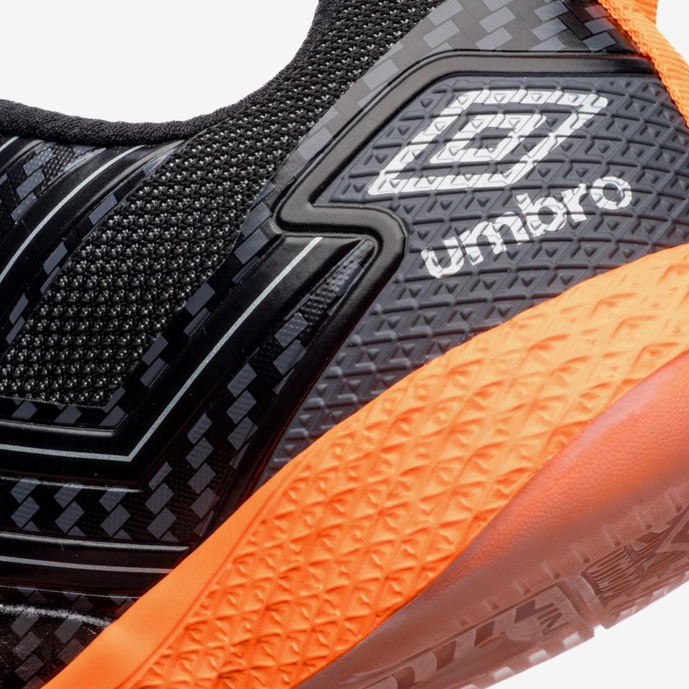 Chuteira Futsal Umbro Pro 5 Bump Preto/Laranja 8