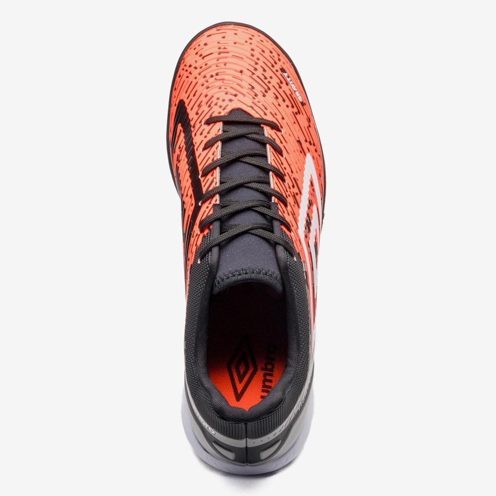 Chuteira Society Umbro Gravity Preto/Laranja 4