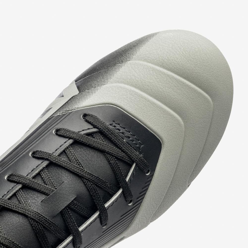 Chuteira Campo Umbro Attak Iii Cinza 9