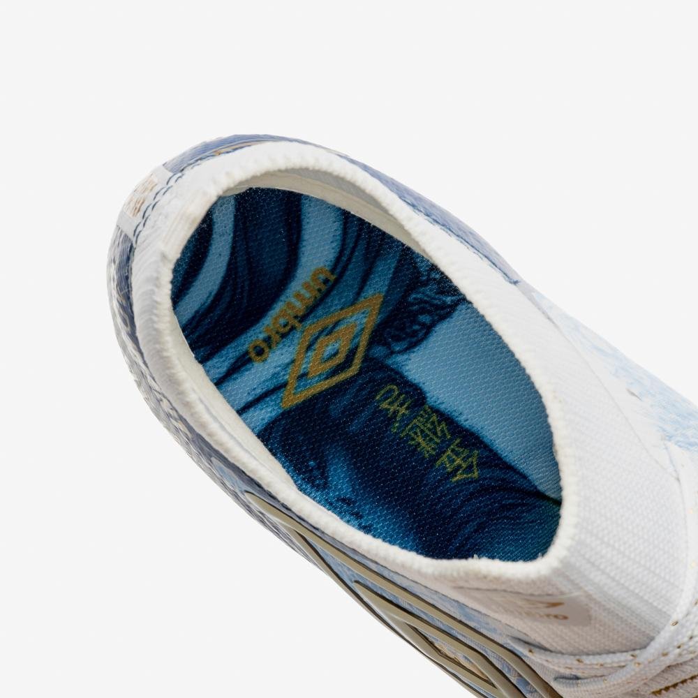 Chuteira Campo Umbro Adamant Top Speed Pro Sg Kintsugi Branco/Azul 9