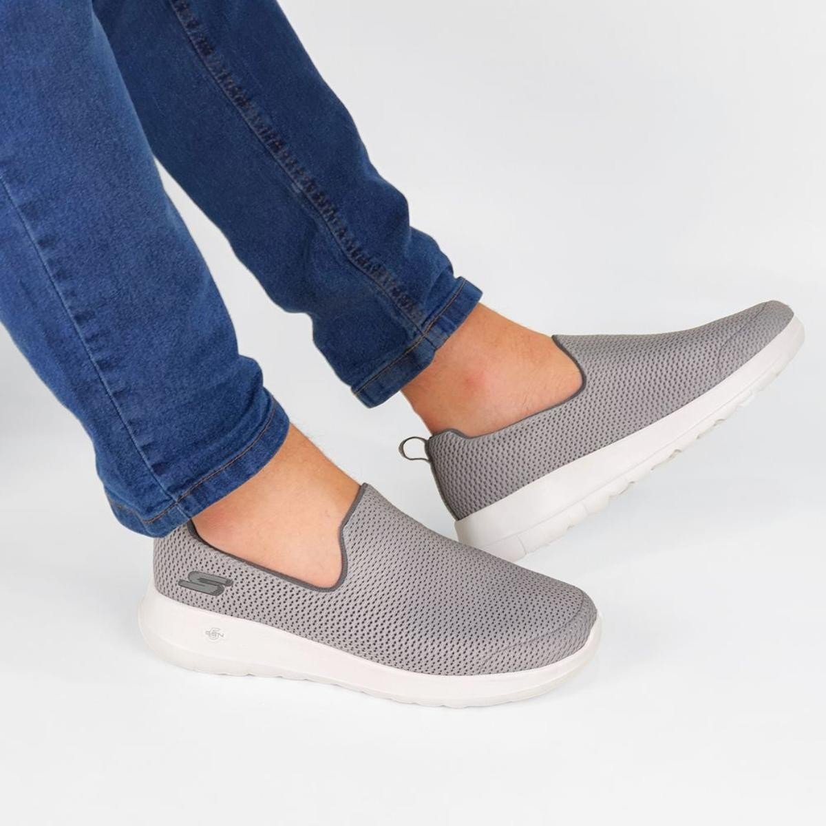 Tênis Skechers Masculino Sem Cadarço Go Walk Max Cinza 2