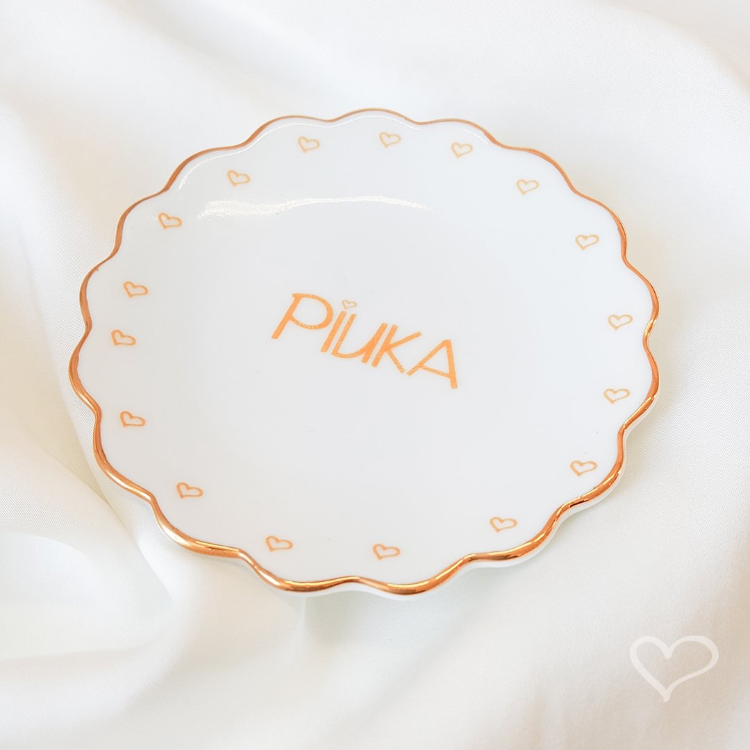 PRATINHO PORTA JOIA DO DIA PIUKA PORCELANA COM FILETE DE OURO Dourado 2