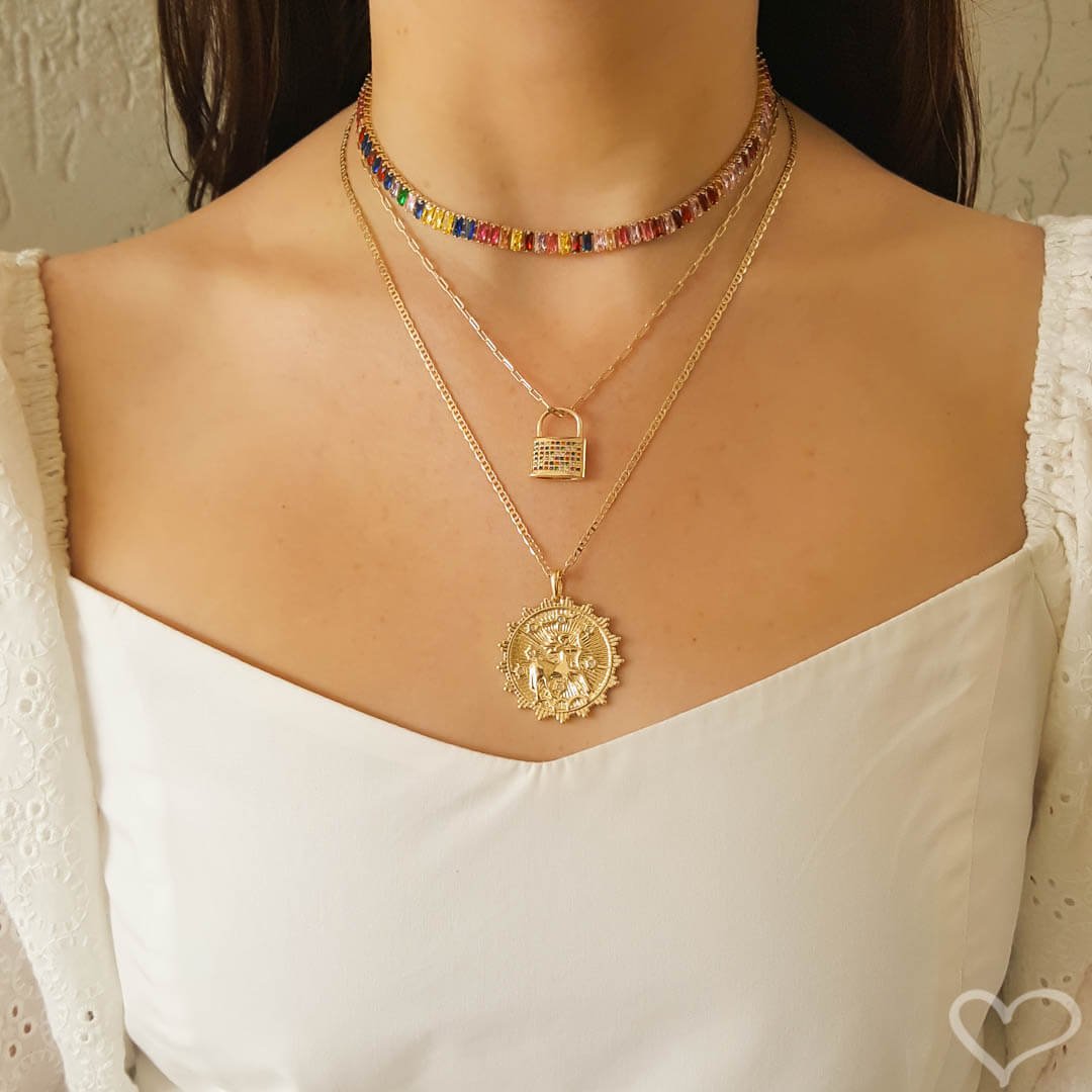 COLAR FEMININO LAYLA CADEADO ZIRCÔNIAS COLORIDAS FOLHEADO A OURO 18K Dourado 4