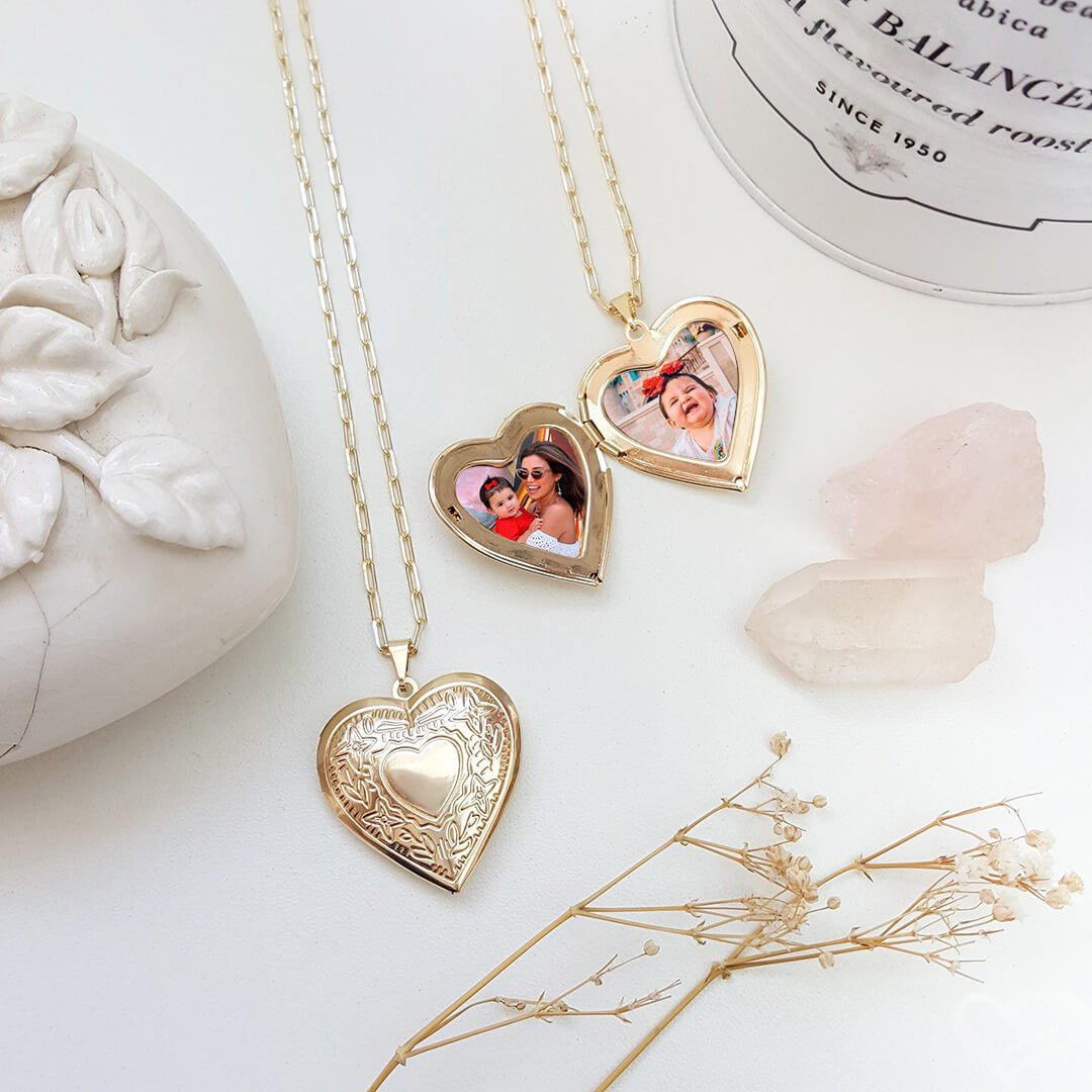 COLAR DE CORAÇÃO AMORE RELICÁRIO FOLHEADO A OURO 18K Dourado 3