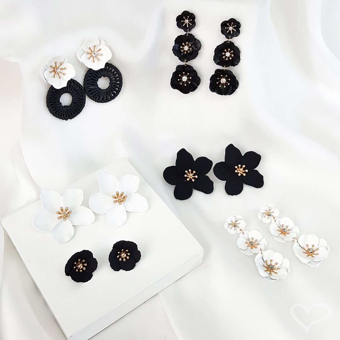 BRINCO DE FLOR AZALÉIA BRANCO E PRETO Preto 4