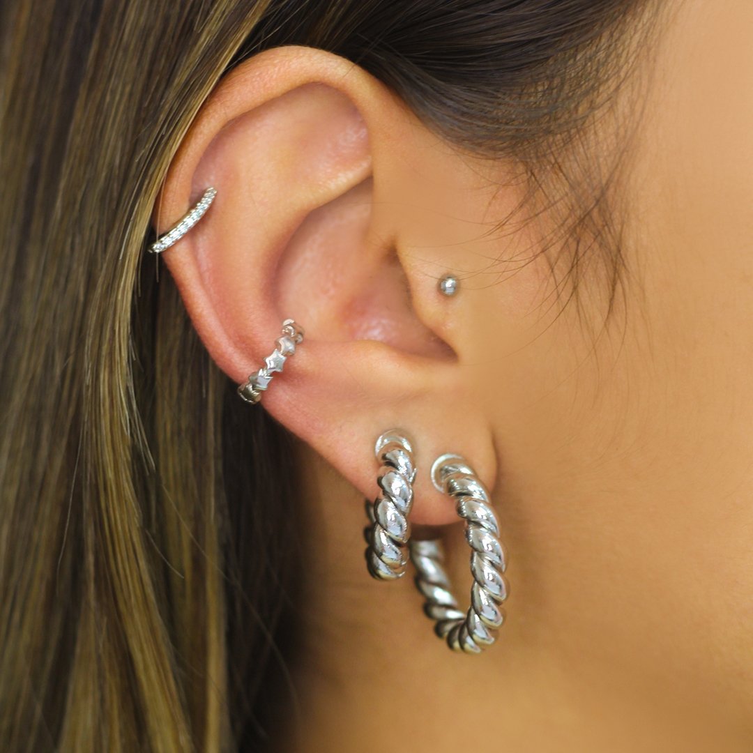 BRINCO DE ARGOLA TUBO TORCIDO CAMILA P FOLHEADO EM RÓDIO BRANCO Prata 4