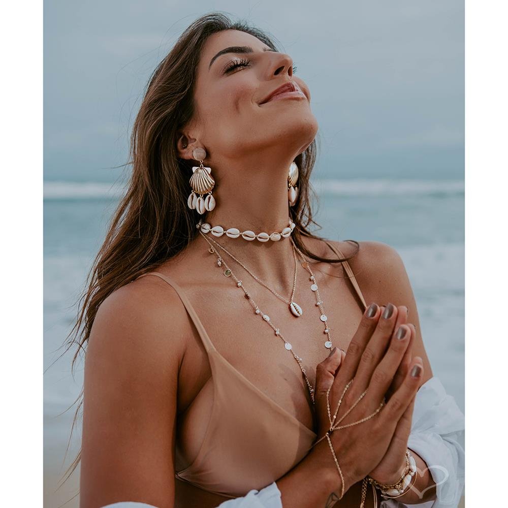 PULSEIRA DE MÃO SORAIA MINI MEDALHAS FOLHEADA A OURO 18K Dourado 2