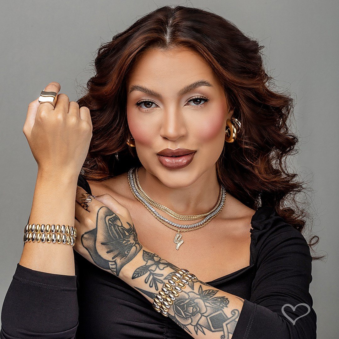 BRINCO DE ARGOLA TUBO G ARIEL FOLHEADO A OURO 18K Dourado 2