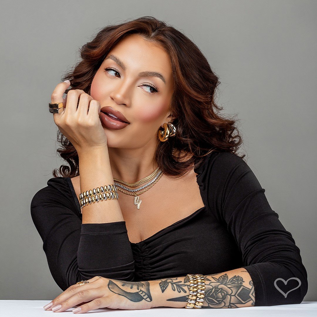 BRINCO DE ARGOLA TUBO G ARIEL FOLHEADO A OURO 18K Dourado 4