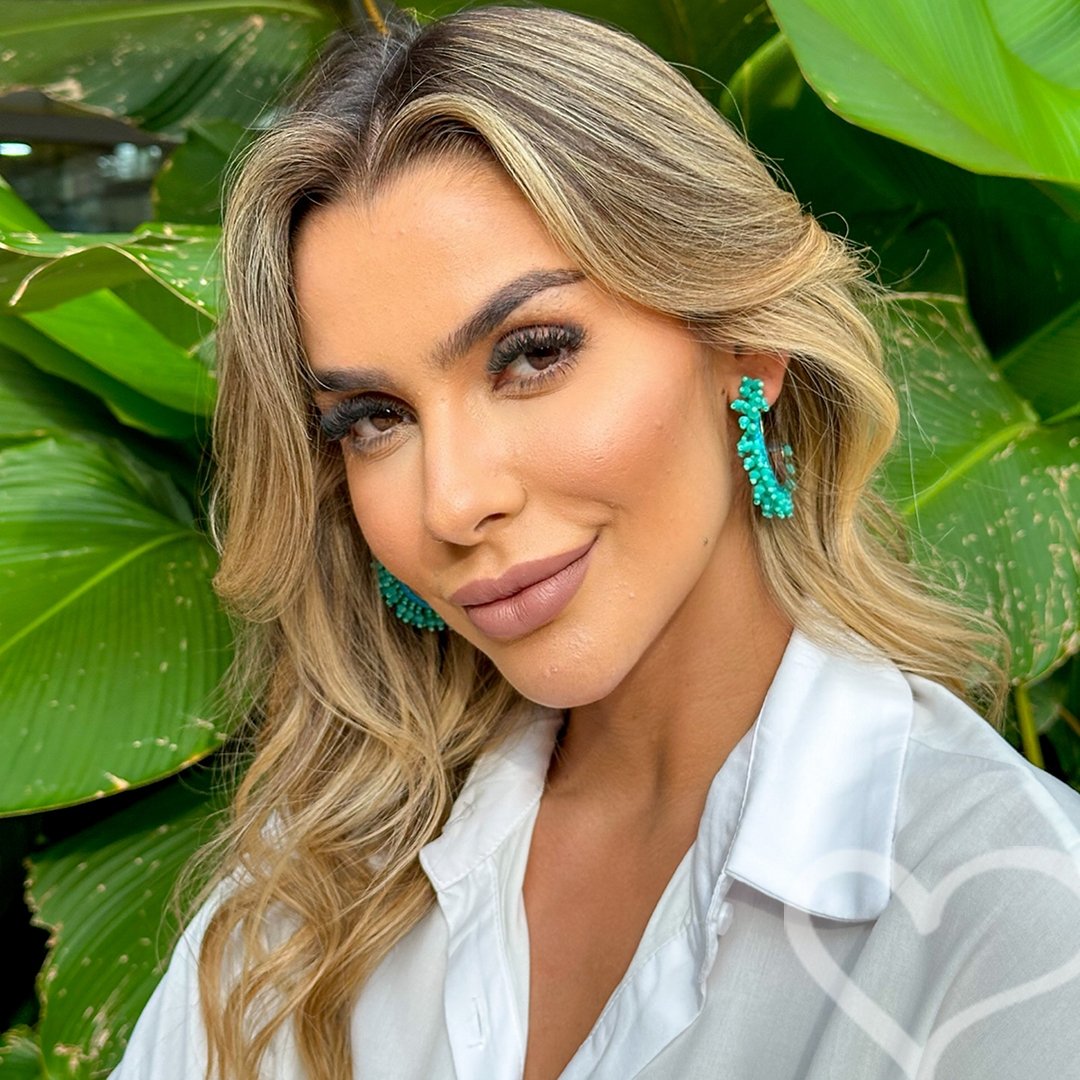 BRINCO DE ARGOLA DEMY CRISTAIS E MIÇANGAS VERDE Dourado 3