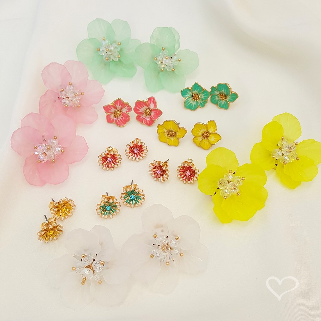 BRINCO DE FLOR HORTÊNSIA AMARELA Dourado 3