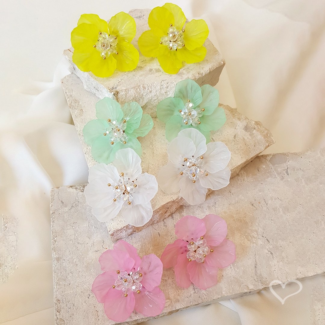 BRINCO DE FLOR HORTÊNSIA AMARELA Dourado 5