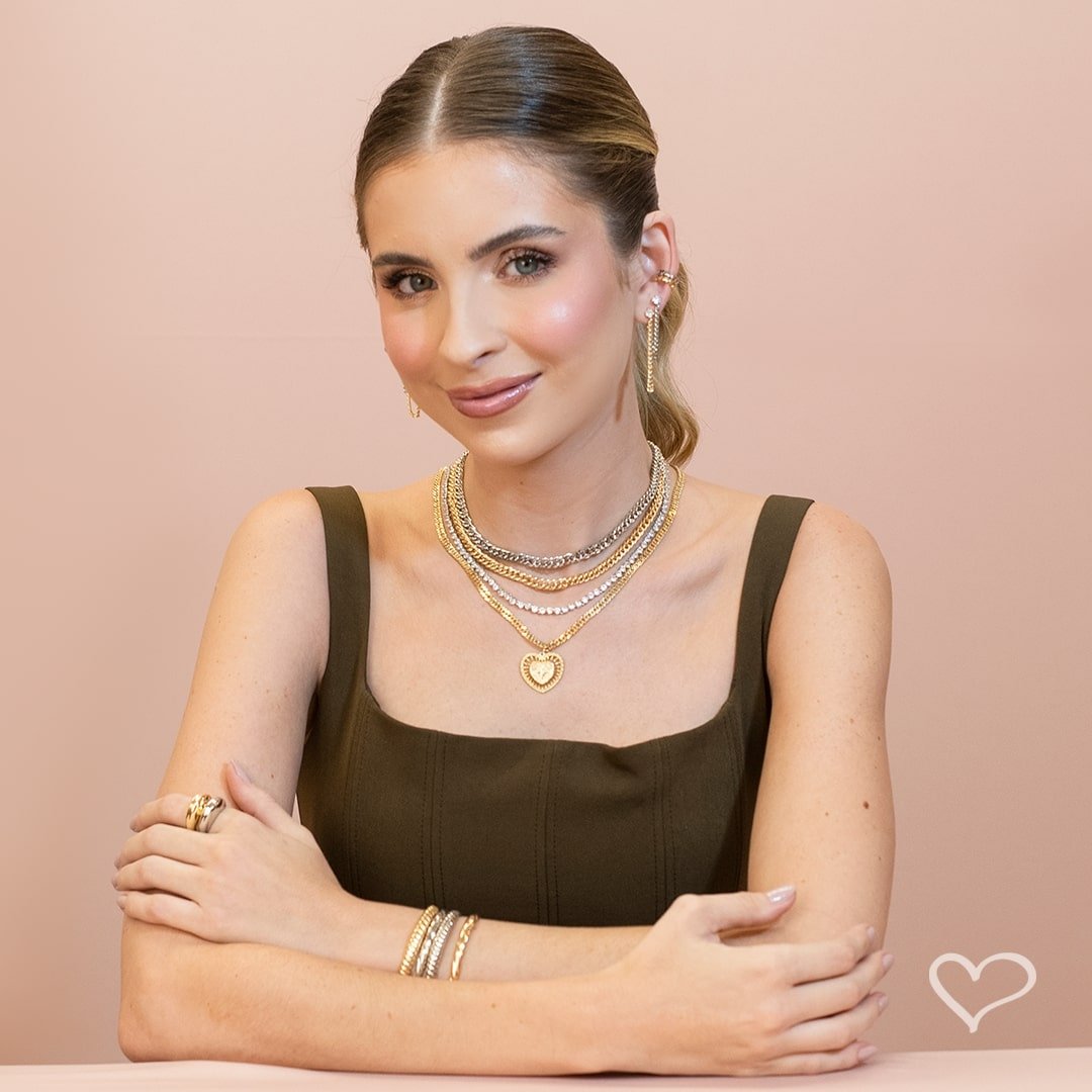 COLAR DE CORAÇÃO VINTAGE ESTRELA ALPHA FOLHEADO A OURO 18K Dourado 2